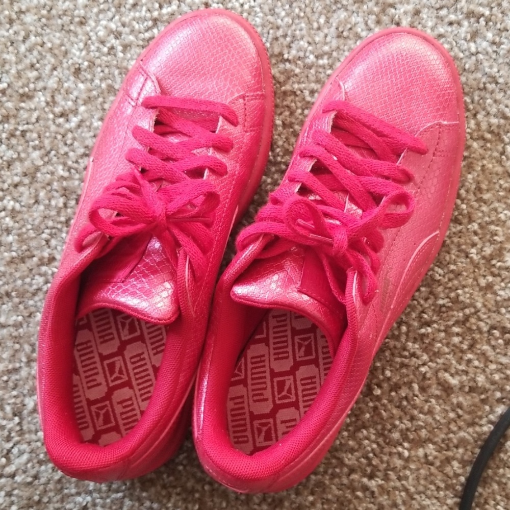 Sneakers